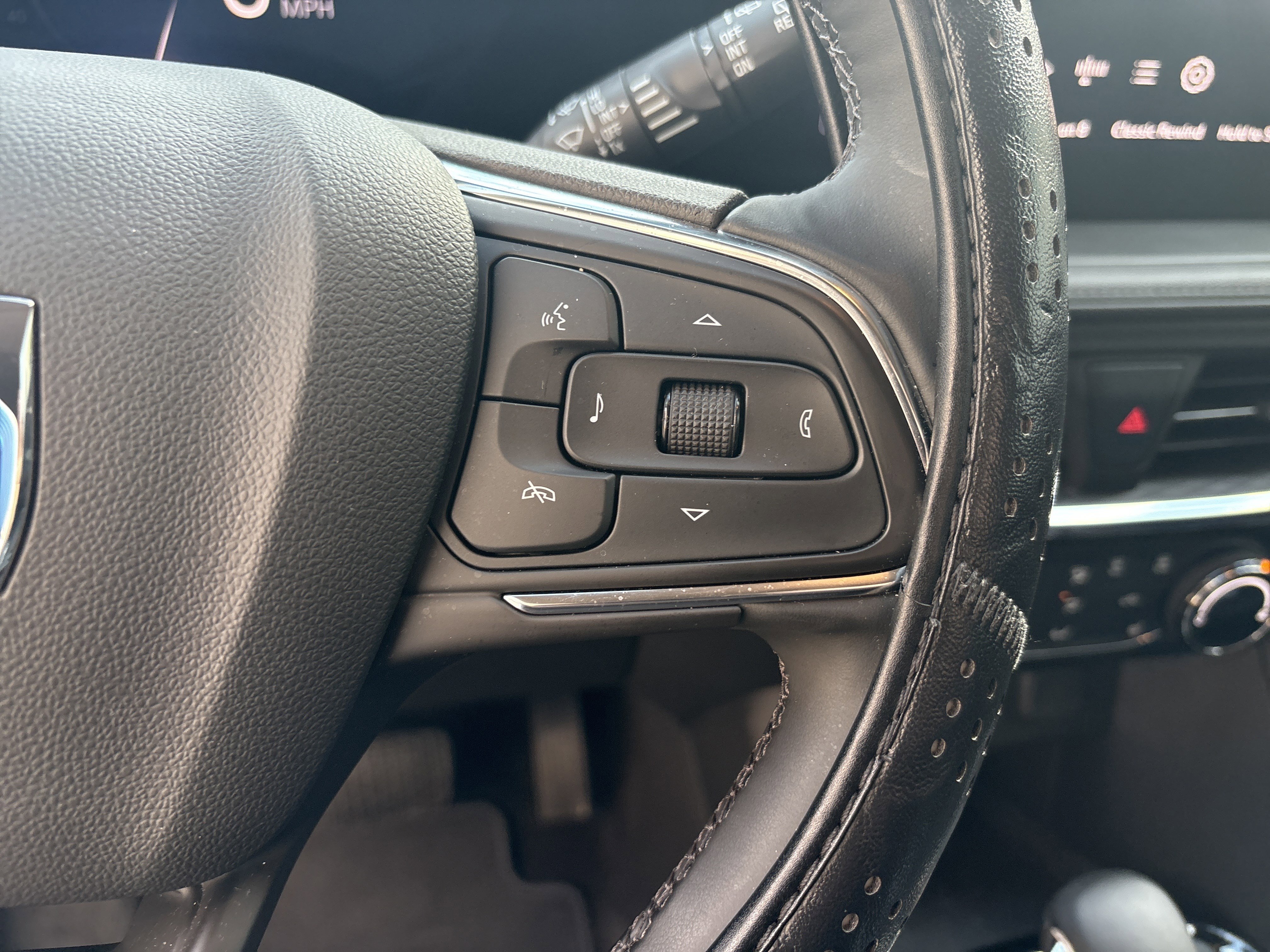 Used 2025 Buick Encore GX Sport Touring w/ Comfort Package image 20