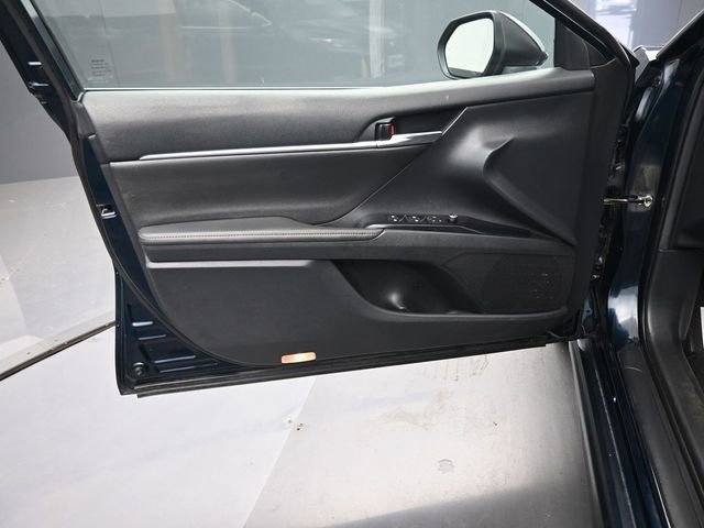Used 2019 Toyota Camry XSE FWD image 9