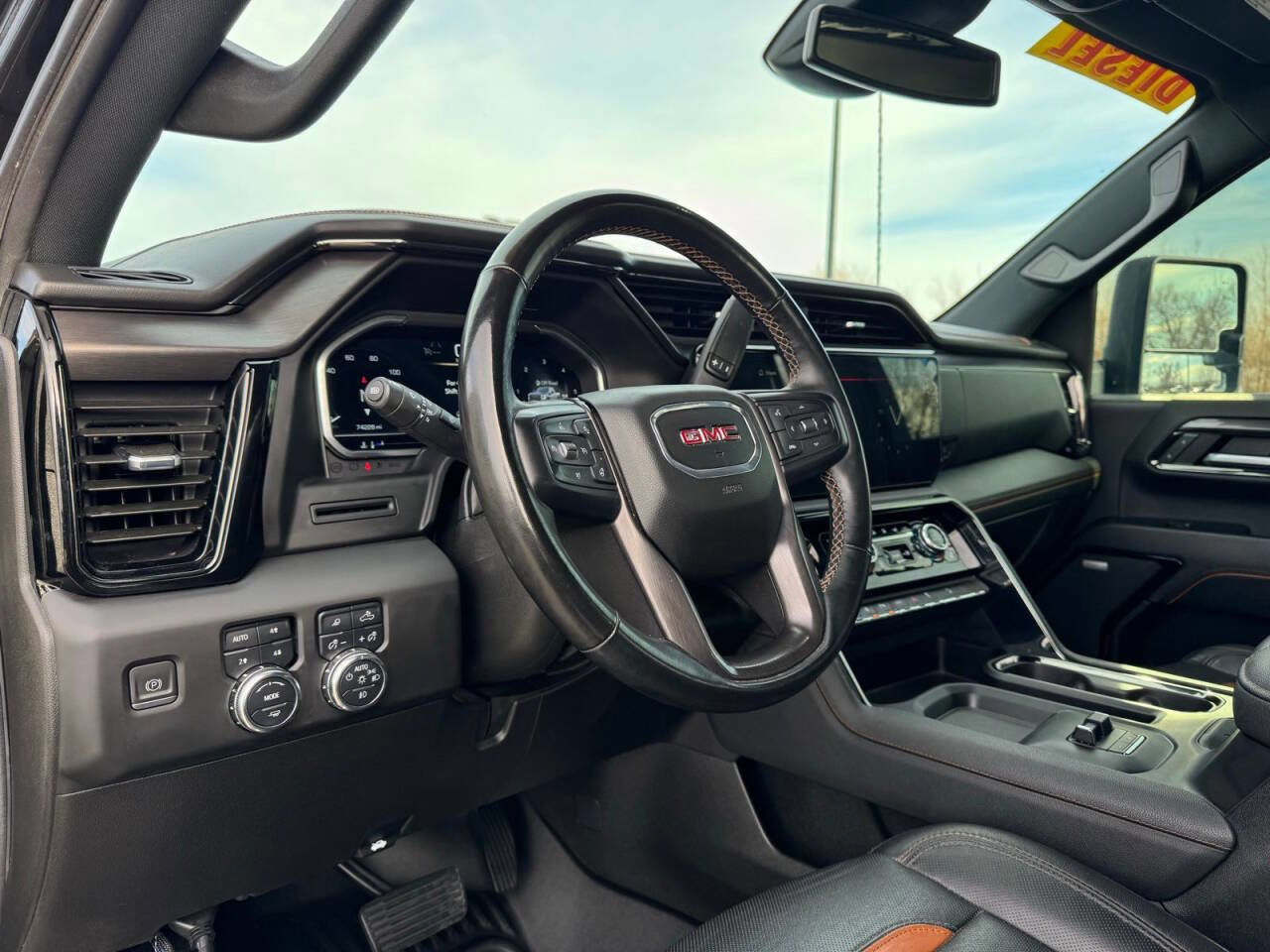Used 2024 GMC Sierra 2500 AT4 AWD/4WD image 16