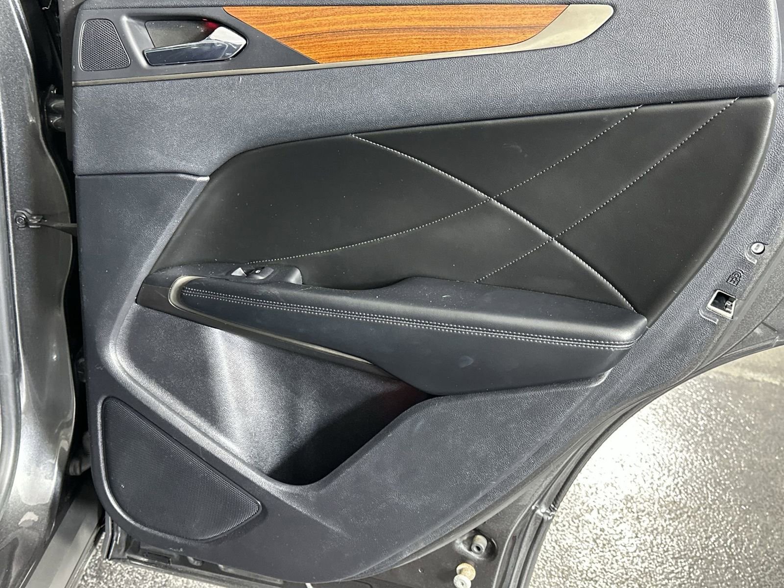 Used 2018 Lincoln MKC Reserve image 36