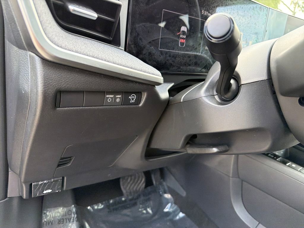 Used 2025 Nissan Kicks SV w/ SV Premium Package FWD image 18
