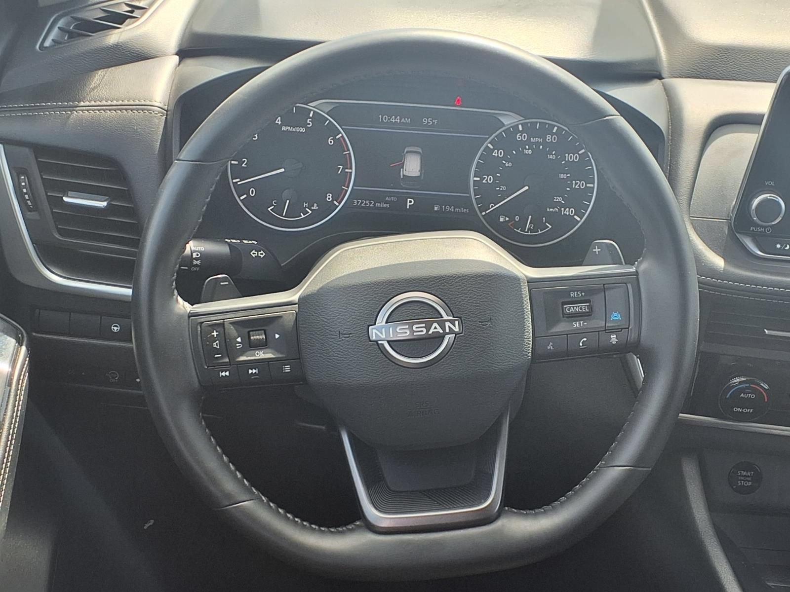 Used 2025 Nissan Rogue SV AWD/4WD image 13