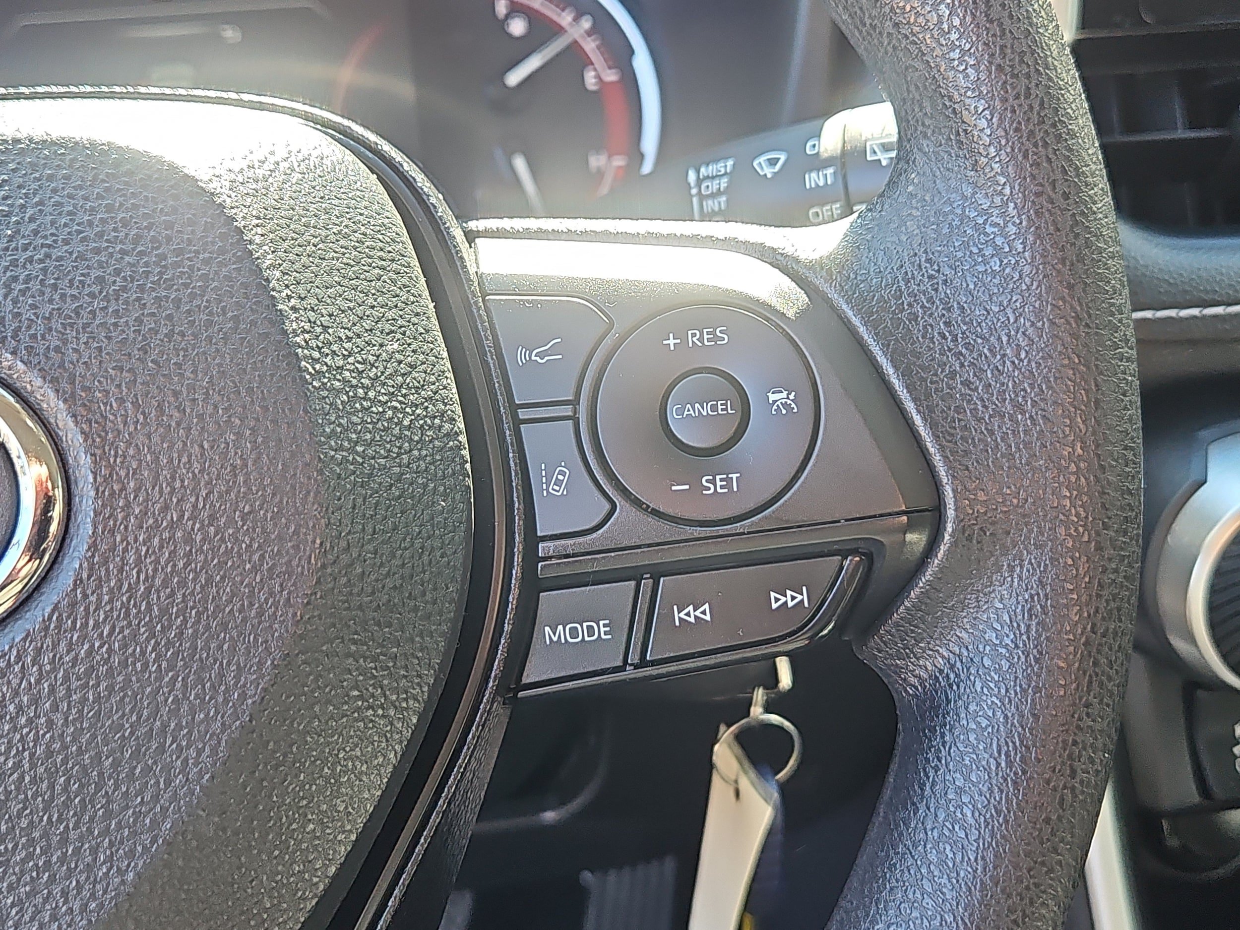 Used 2023 Toyota RAV4 LE AWD/4WD image 20