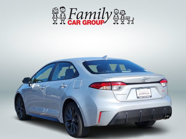 Used 2025 Toyota Corolla SE FWD image 3
