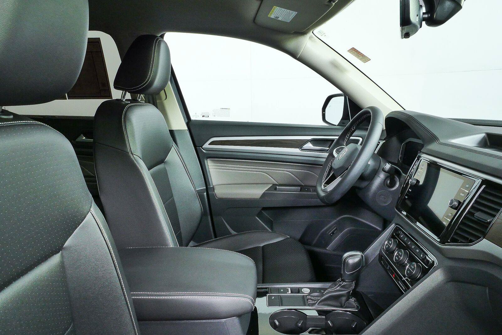 Certified 2023 Volkswagen Atlas SE FWD image 21