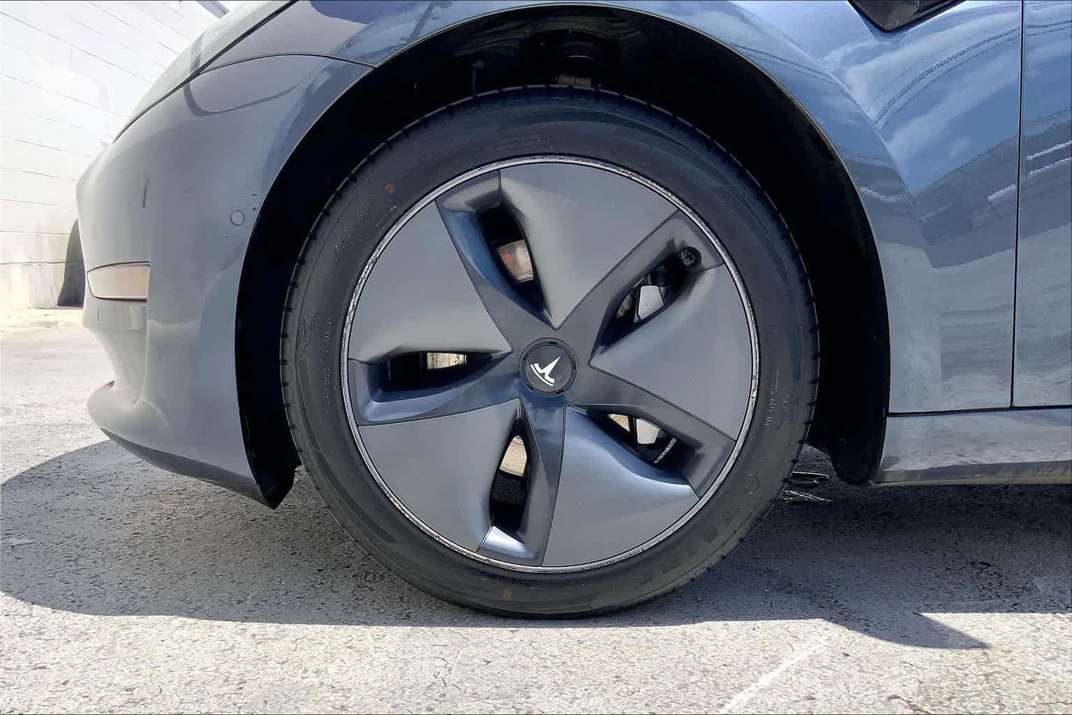 Used 2020 Tesla Model 3 Standard Range Plus RWD image 8