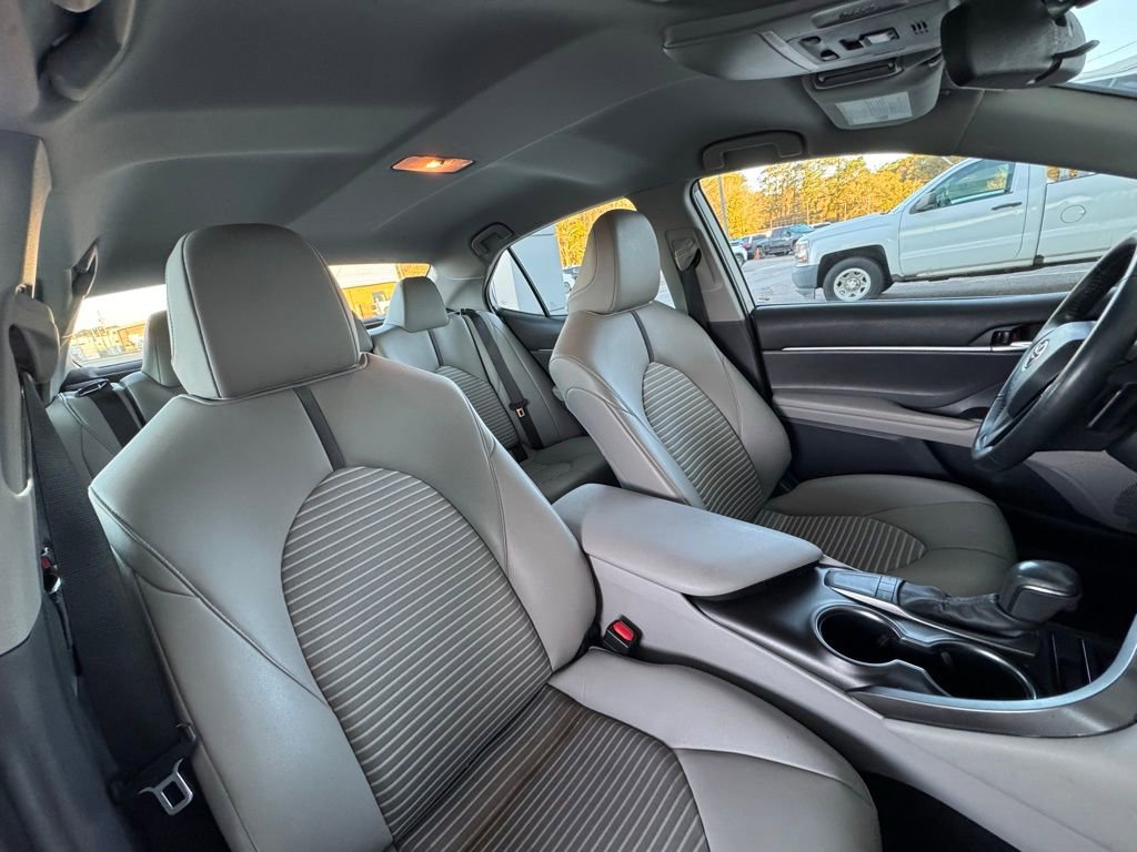 Used 2023 Toyota Camry SE FWD image 17