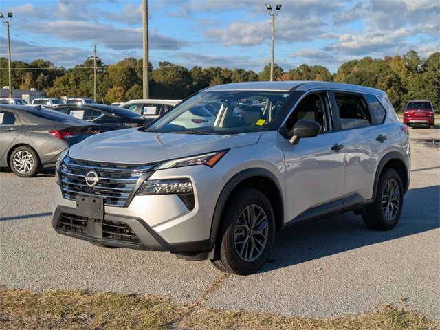 Used 2024 Nissan Rogue S image 6