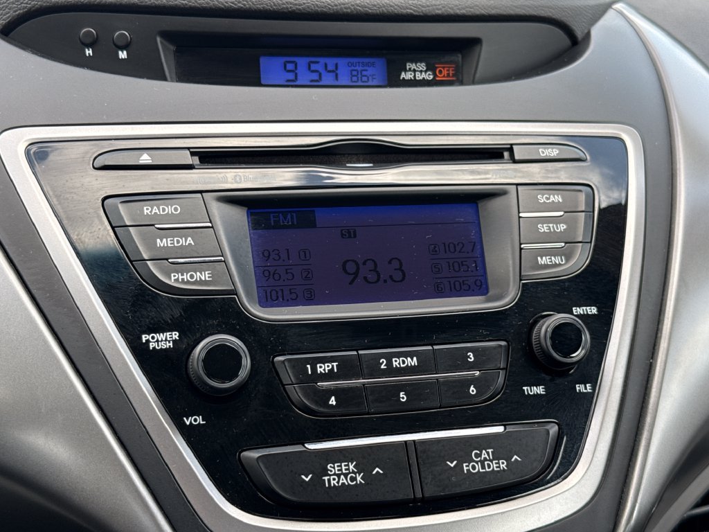 Used 2013 Hyundai Elantra FWD image 20