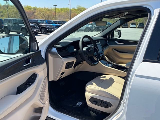New 2026 Jeep Grand Cherokee Limited AWD/4WD image 15