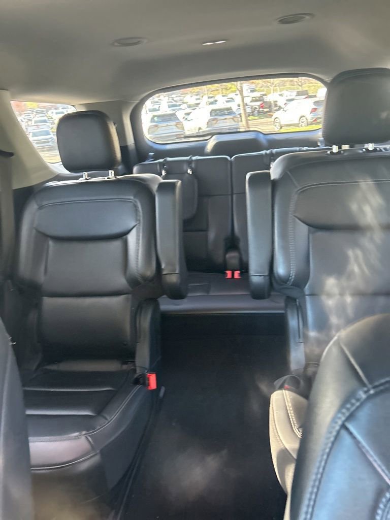 Used 2023 Ford Explorer XLT w/ Equipment Group 202A image 29