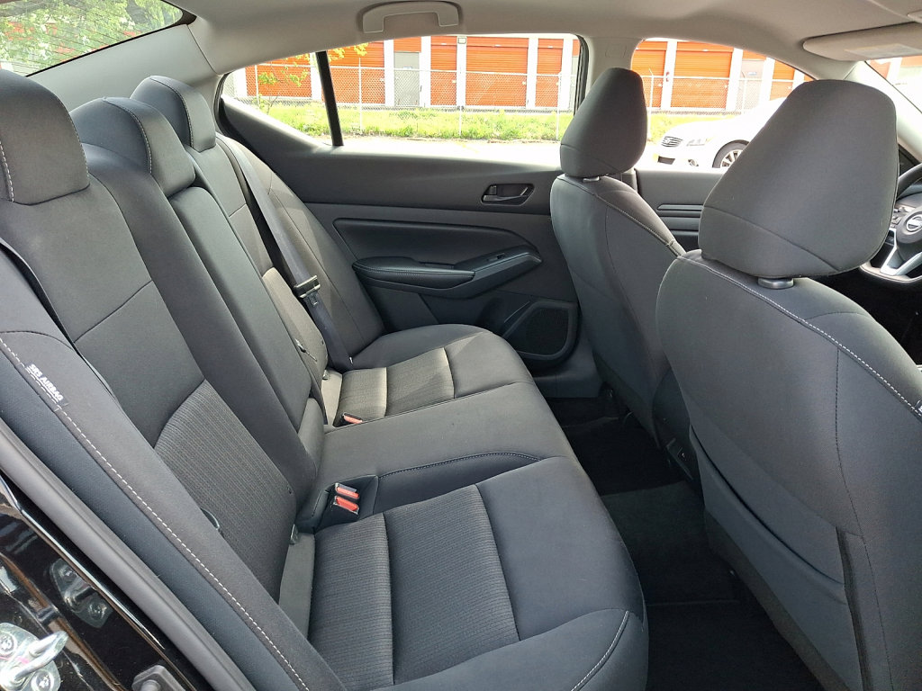 Used 2024 Nissan Altima 2.5 SV FWD image 15