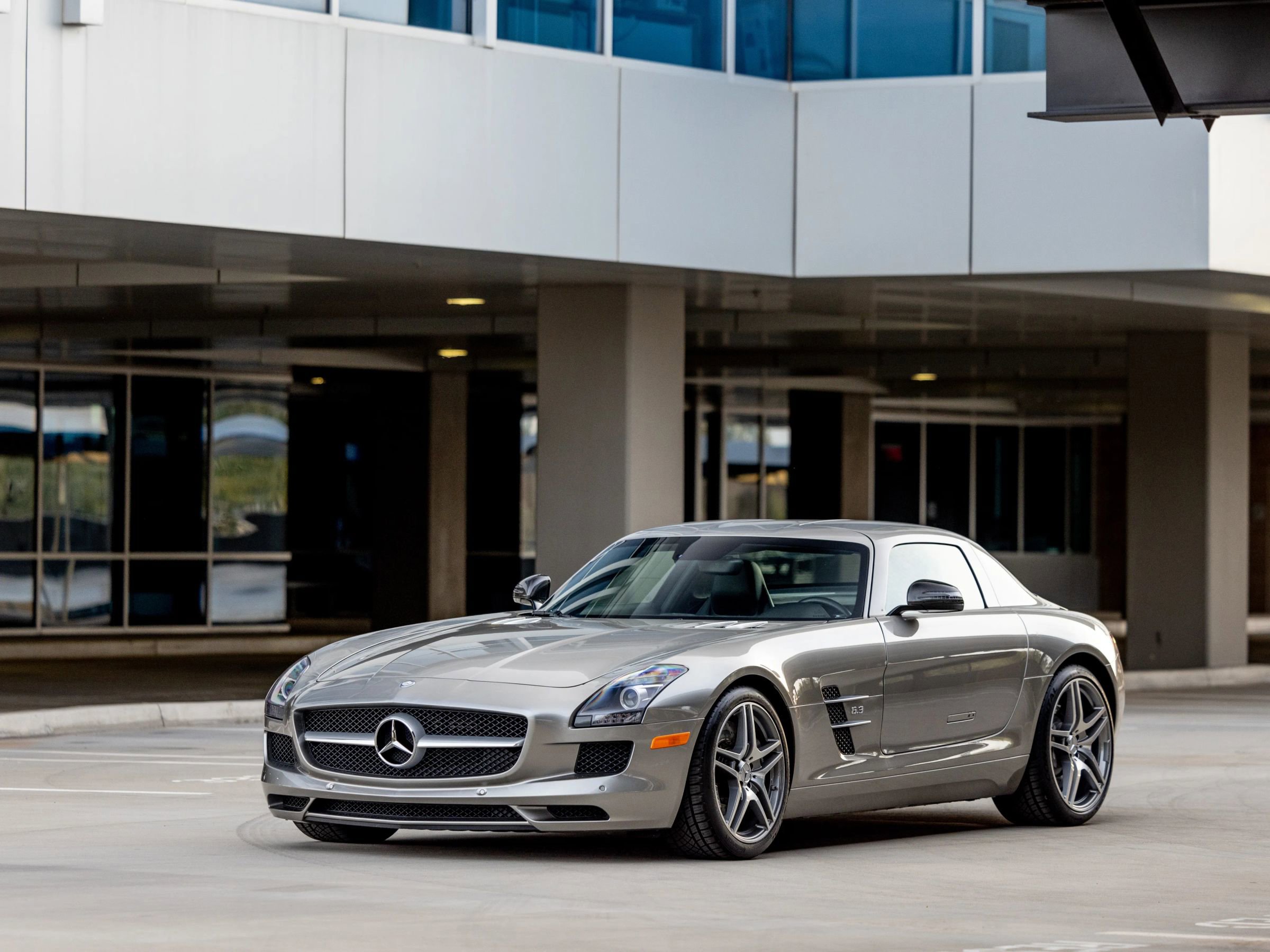 Used 2011 Mercedes-Benz SLS AMG Coupe image 5
