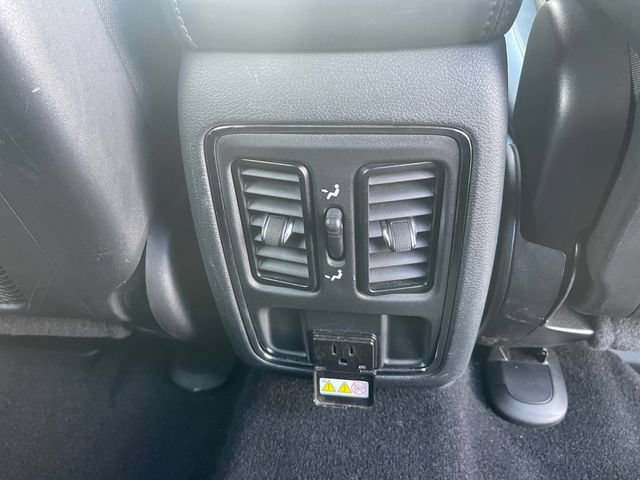 Used 2020 Jeep Grand Cherokee Altitude AWD/4WD image 12