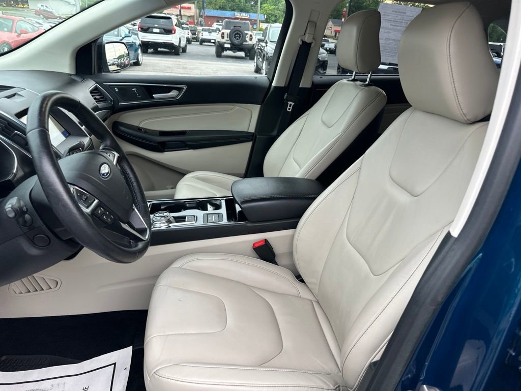 Used 2020 Ford Edge Titanium FWD image 9
