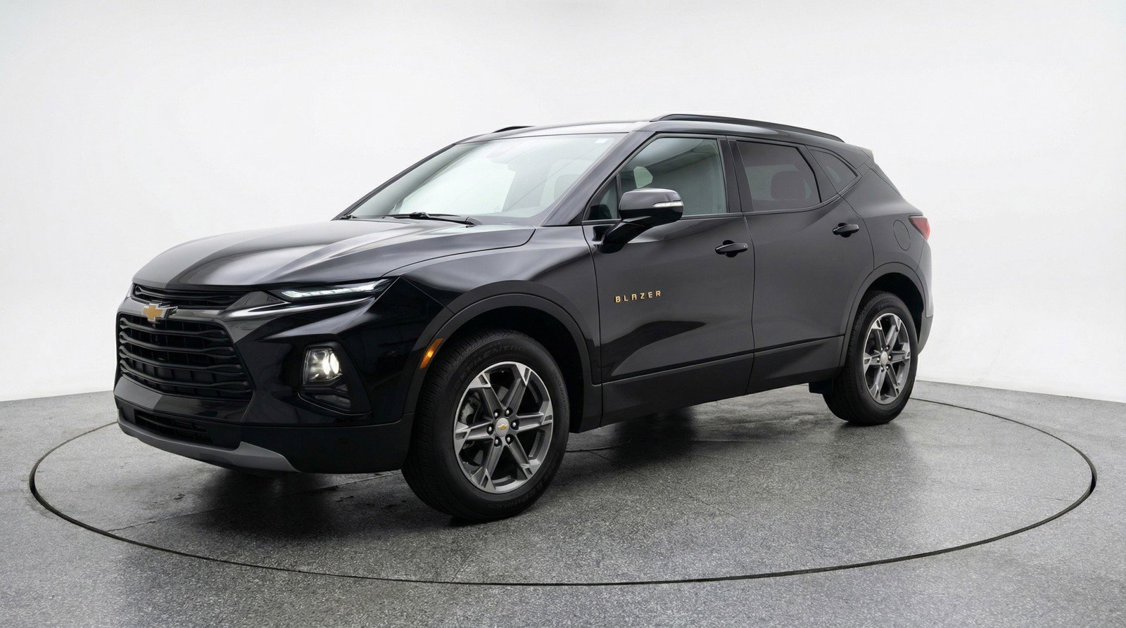 Used 2025 Chevrolet Blazer LT image 3