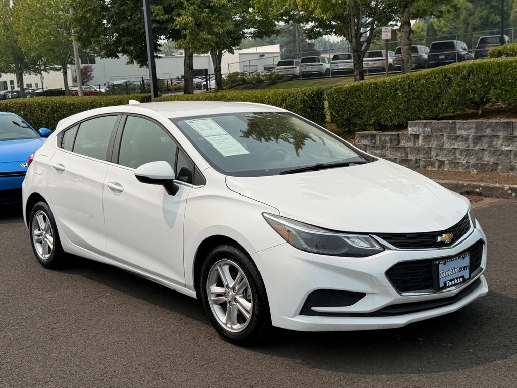 Used 2017 Chevrolet Cruze LT w/ Convenience Package FWD image 2