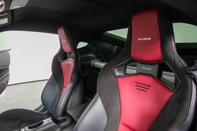 Used 2025 Nissan Z NISMO w/ Floor Mat Package image 5