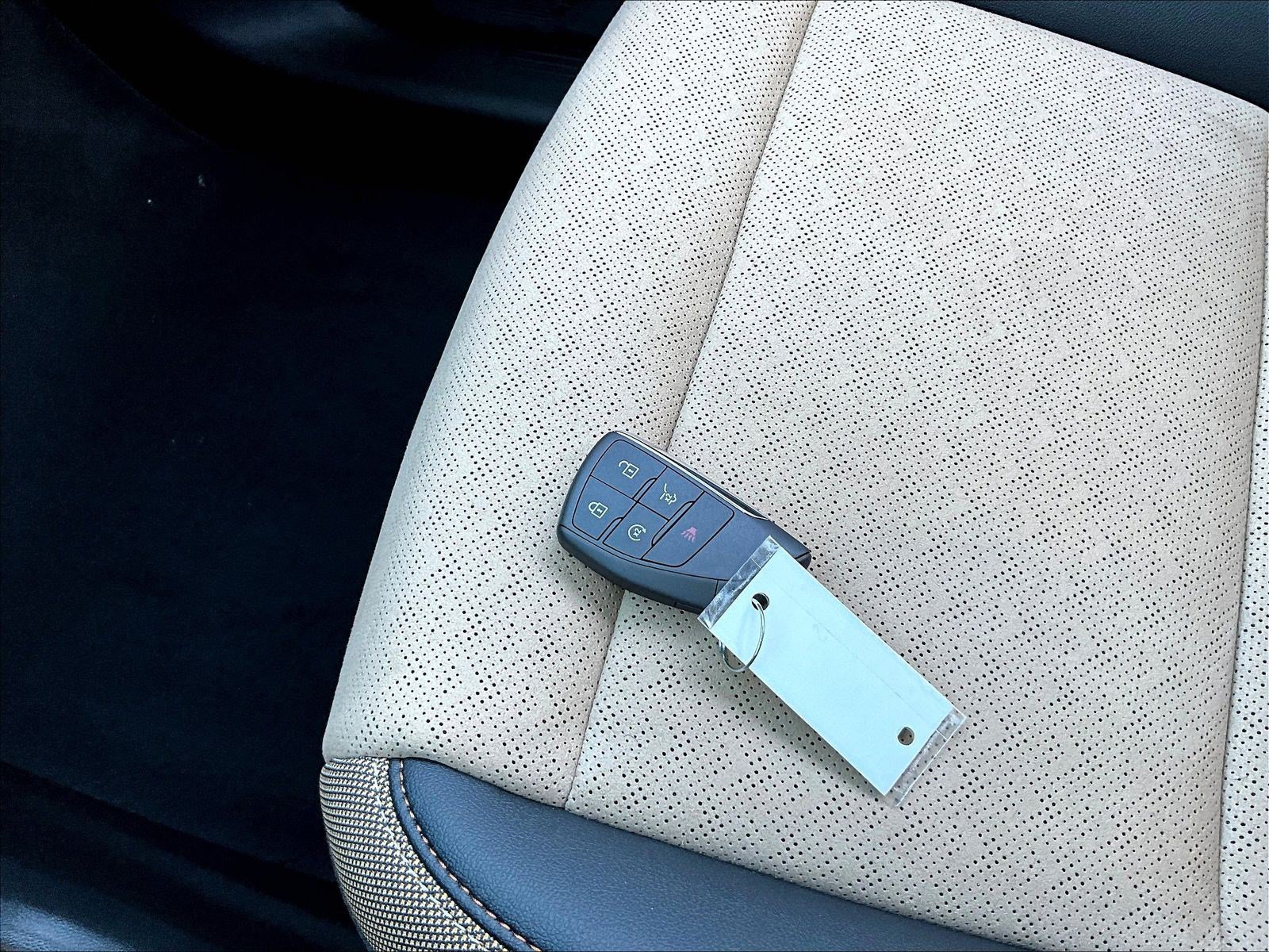 New 2027 Chevrolet Equinox ACTIV w/ Safety and Technology Package AWD/4WD image 23
