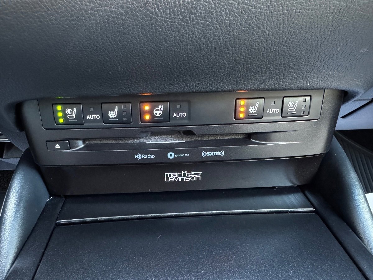 Used 2019 Lexus ES 350 w/ Premium Package FWD image 29