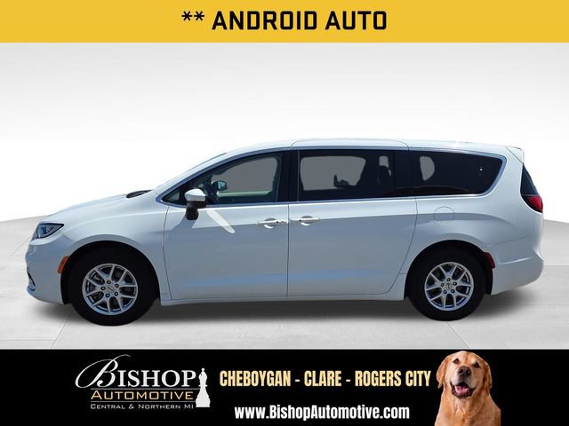Used 2023 Chrysler Pacifica Touring-L FWD image 10
