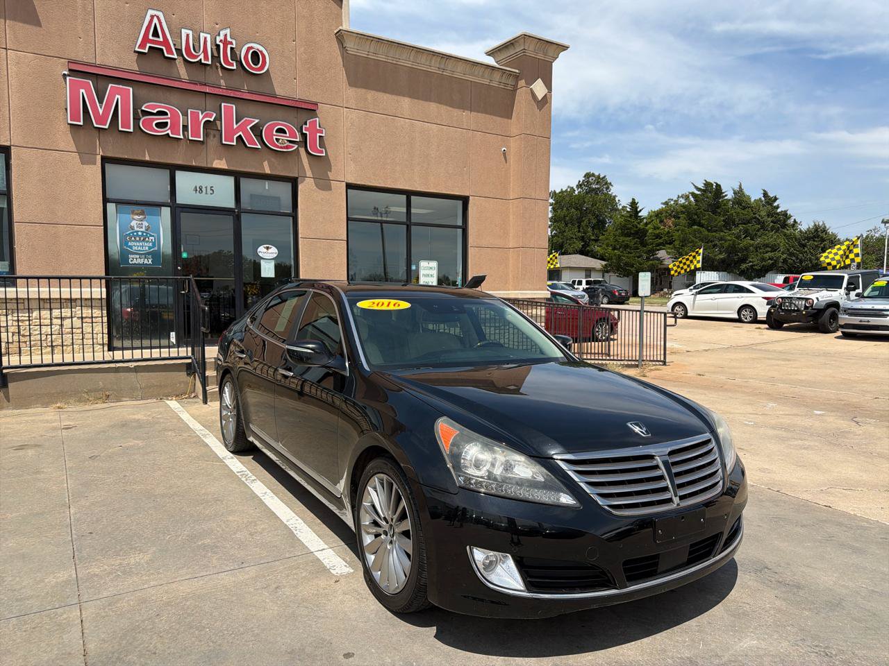 Used 2016 Hyundai Equus Signature RWD image 3