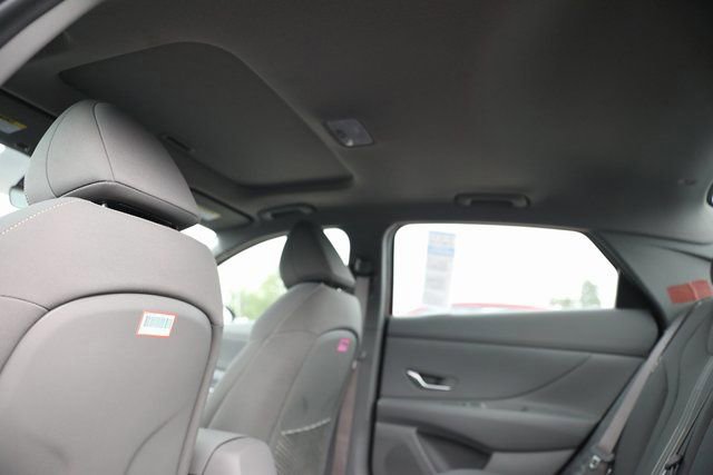 New 2024 Hyundai Elantra SEL w/ Convenience Package image 28