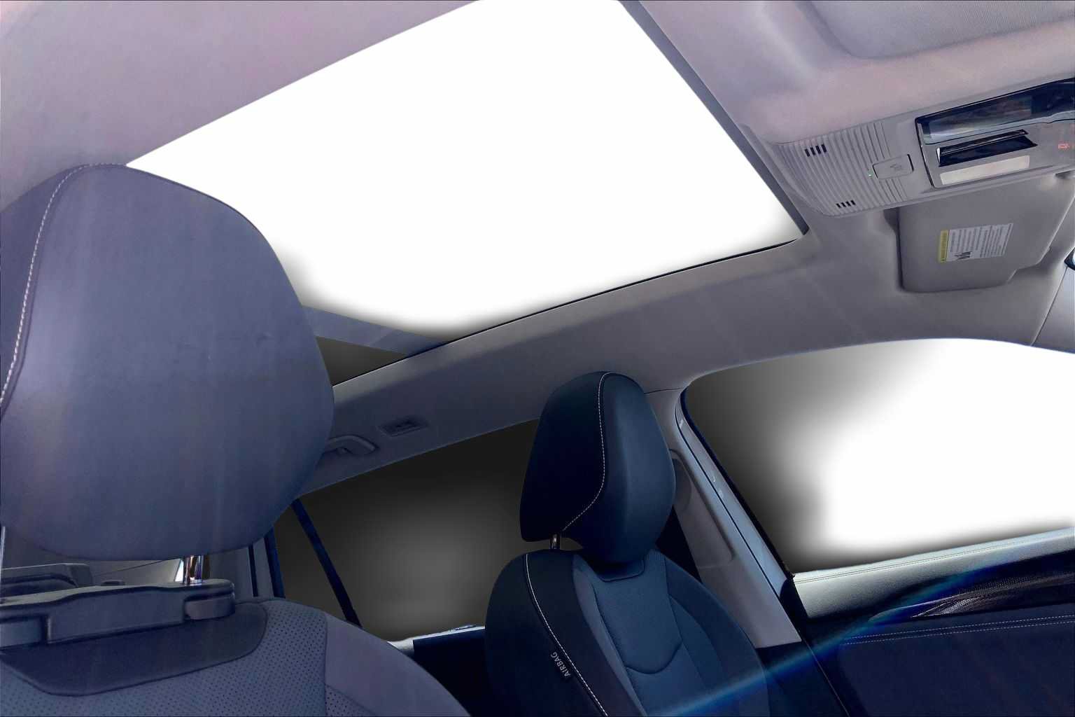Certified 2025 Volkswagen Tiguan SE AWD/4WD image 30