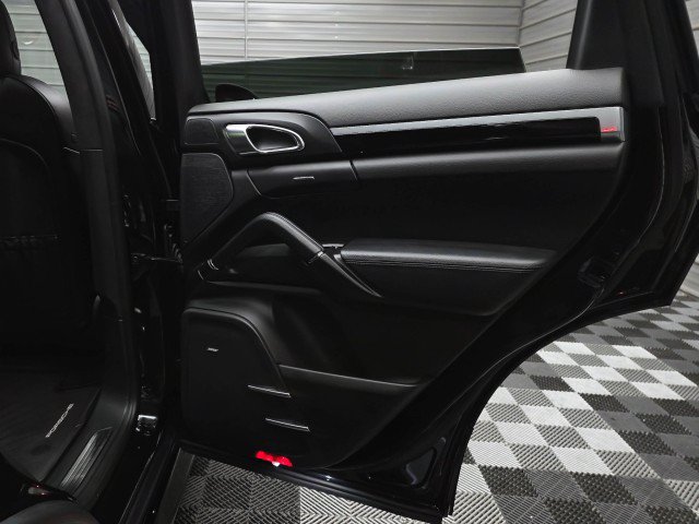 Used 2014 Porsche Cayenne GTS AWD/4WD image 38