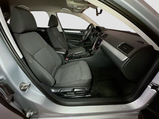 Used 2018 Volkswagen Passat 2.0T S w/ Driver Assistance Package image 34