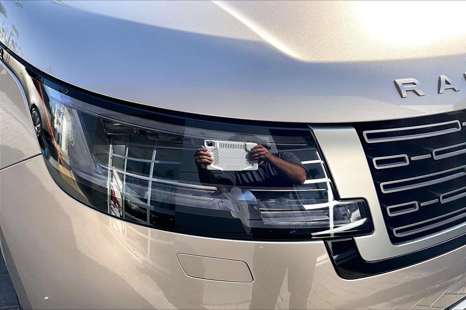 Certified 2024 Land Rover Range Rover SE AWD/4WD image 27