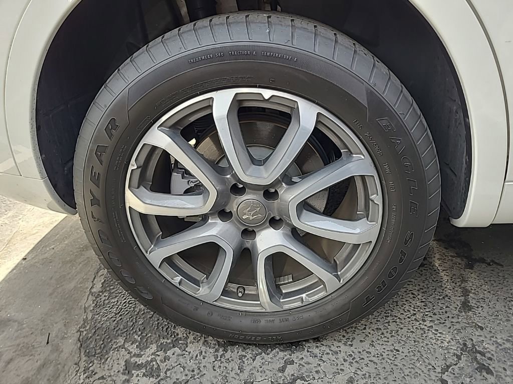 Used 2019 Maserati Levante Base image 8