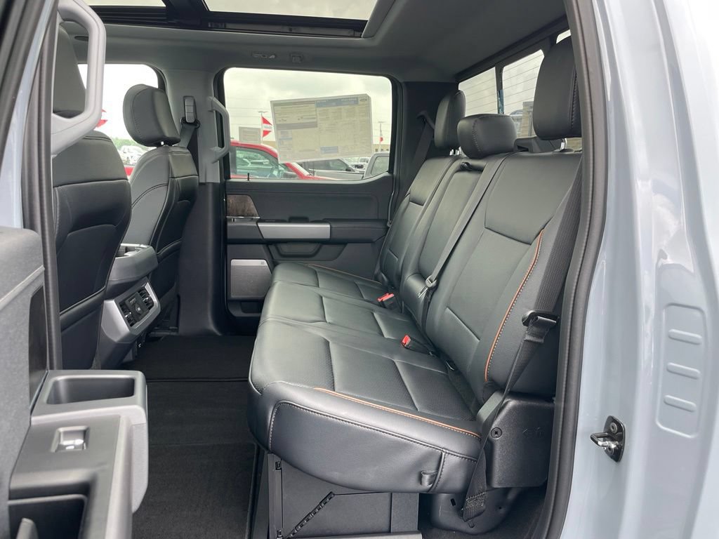 New 2026 Ford F250 Lariat w/ Black Appearance Package AWD/4WD image 8