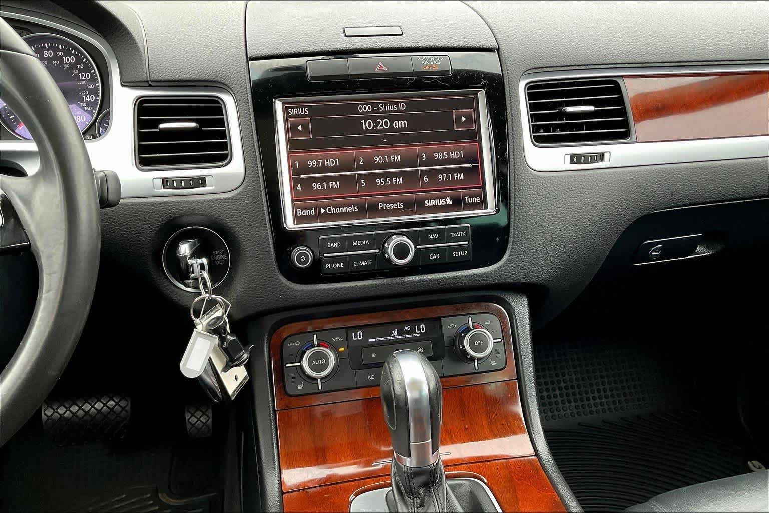 Used 2013 Volkswagen Touareg VR6 AWD/4WD image 6