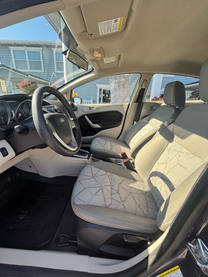 Used 2012 Ford Fiesta SE FWD image 6