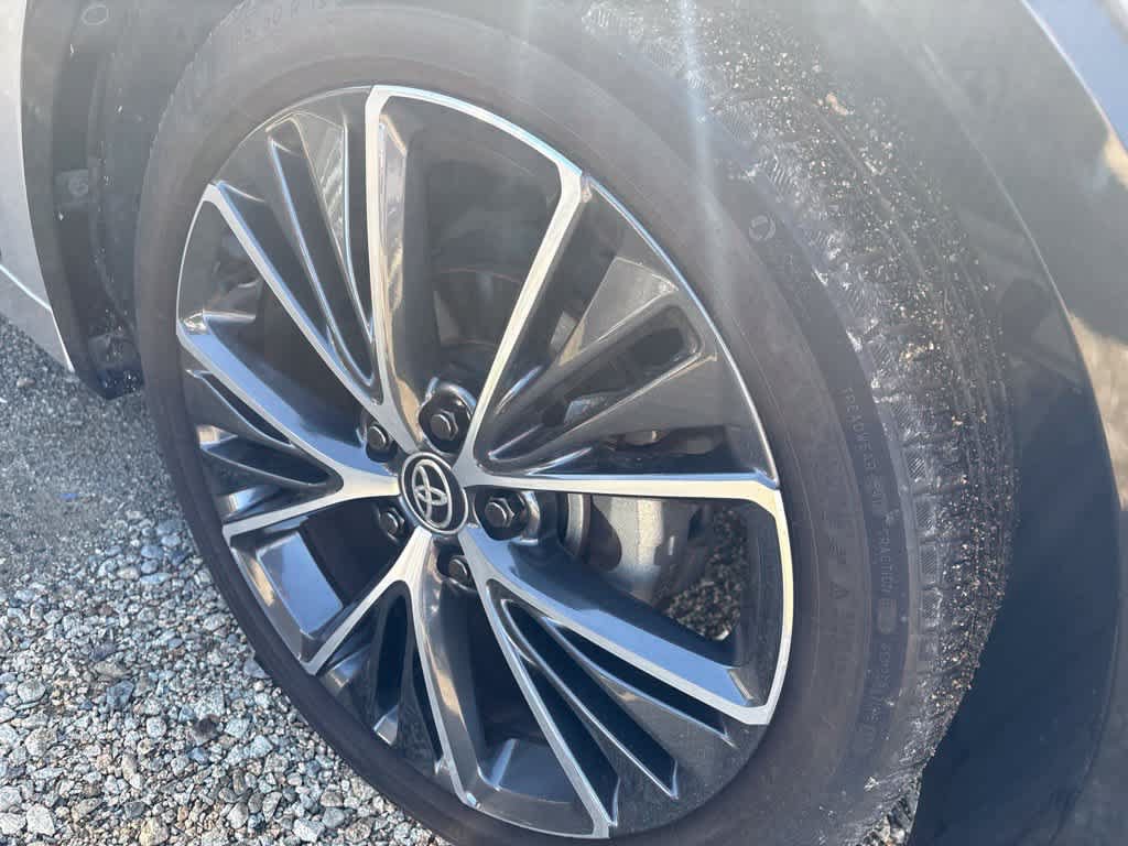 Used 2023 Toyota Prius XLE FWD image 4