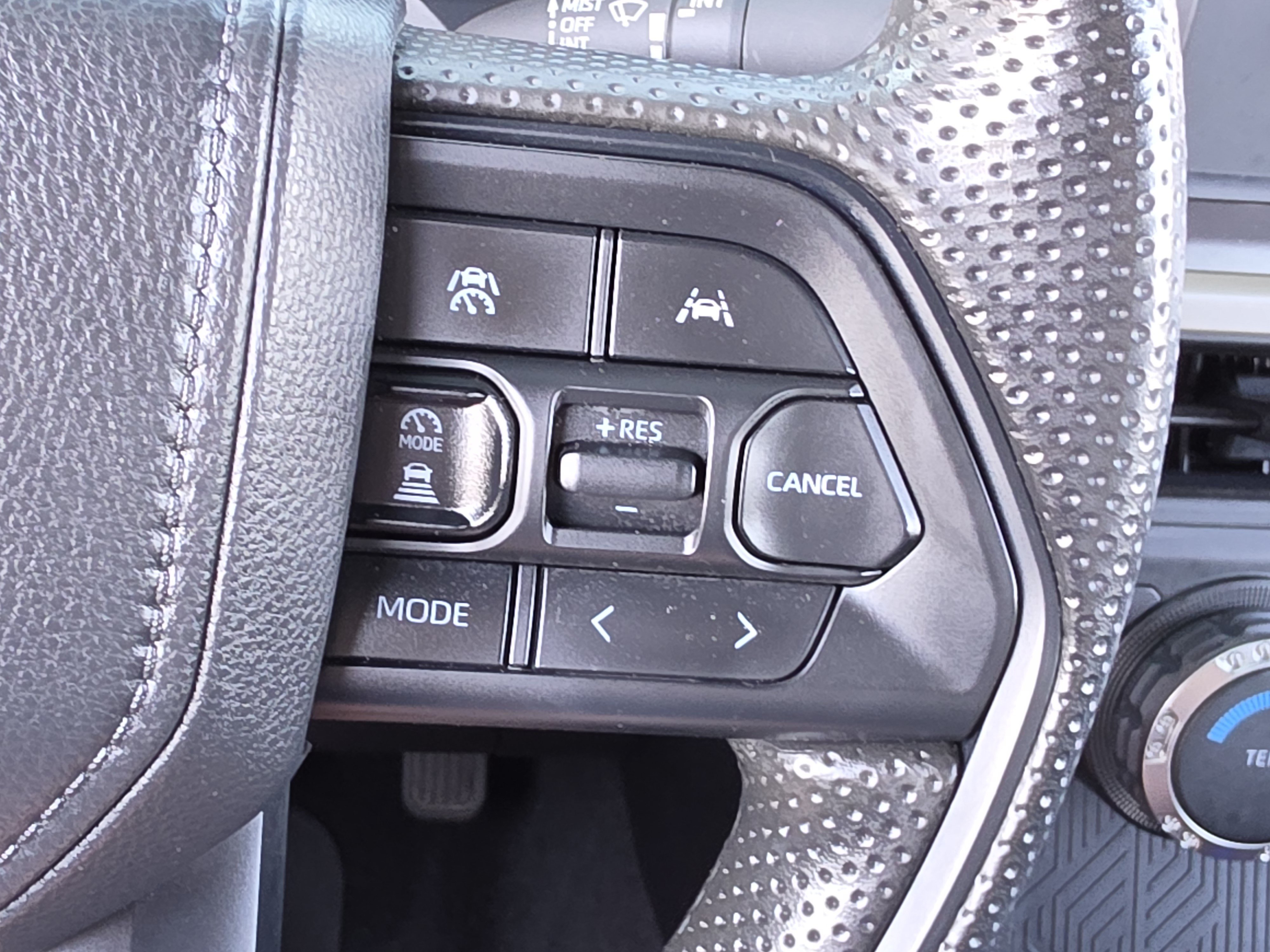 Used 2025 Toyota Tacoma SR5 AWD/4WD image 16