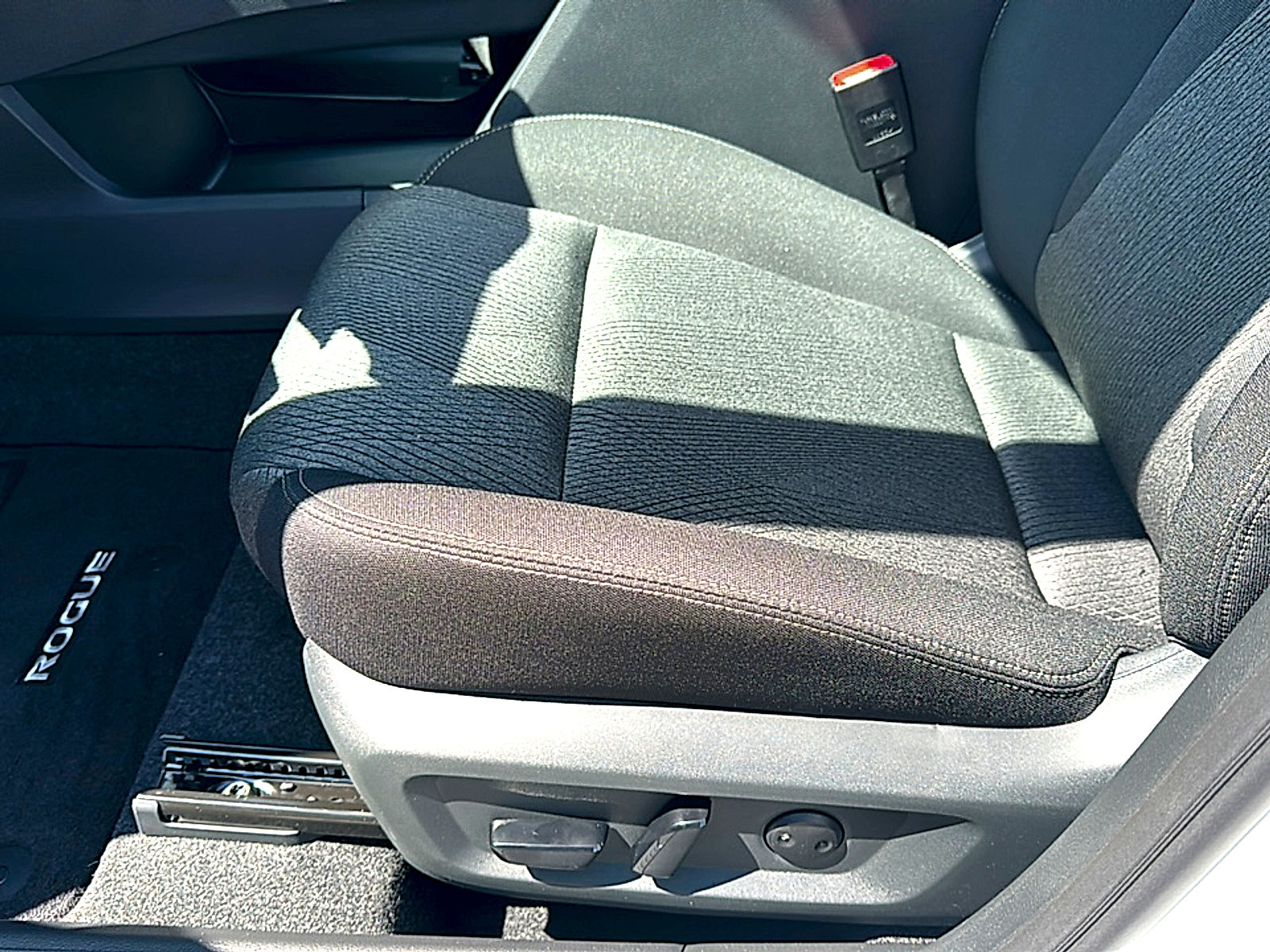 New 2026 Nissan Rogue SV image 12