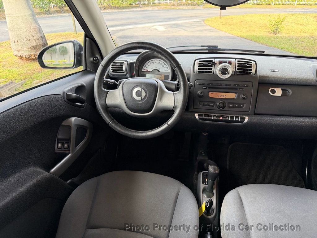 Used 2009 smart fortwo pure image 11
