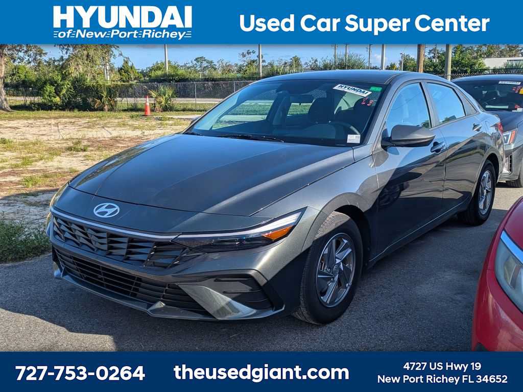 Used 2024 Hyundai Elantra SE FWD video 1