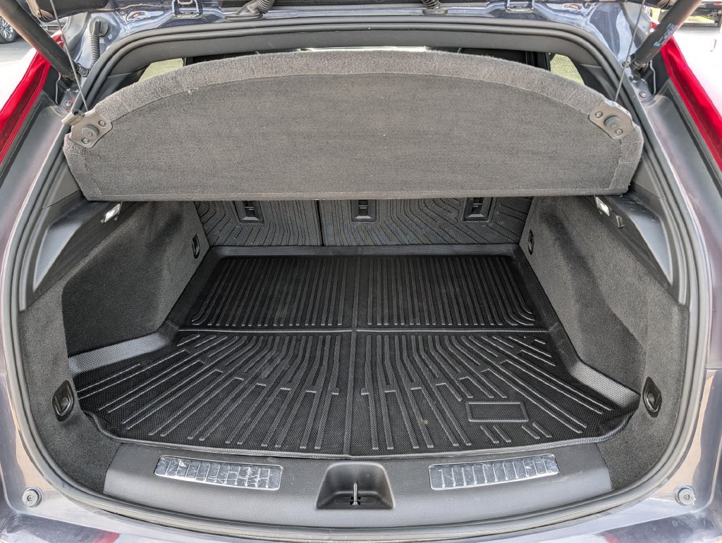 Used 2025 Cadillac XT4 Premium Luxury w/ Cold Weather Package FWD image 30