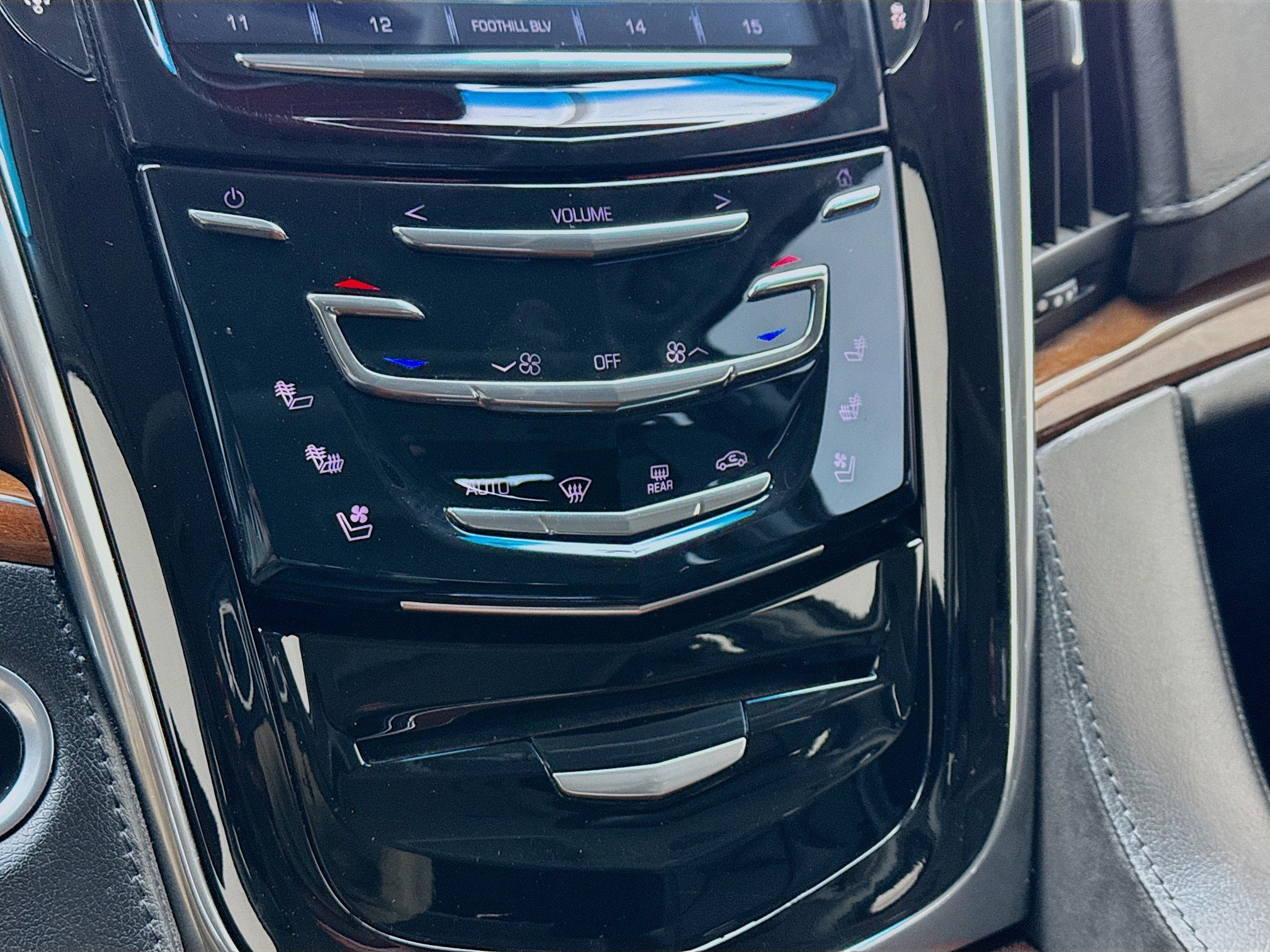 Used 2016 Cadillac Escalade Luxury image 12