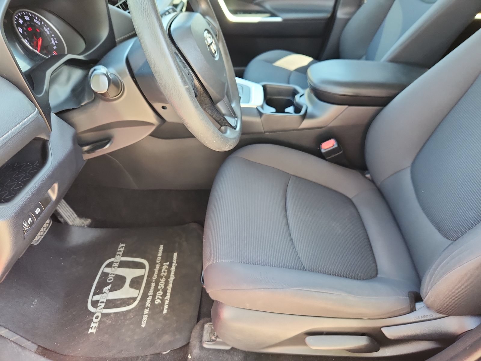 Used 2020 Toyota RAV4 LE w/ Carpet Mat Package AWD/4WD image 10