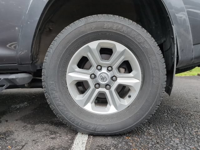 Used 2023 Toyota 4Runner SR5 AWD/4WD image 10
