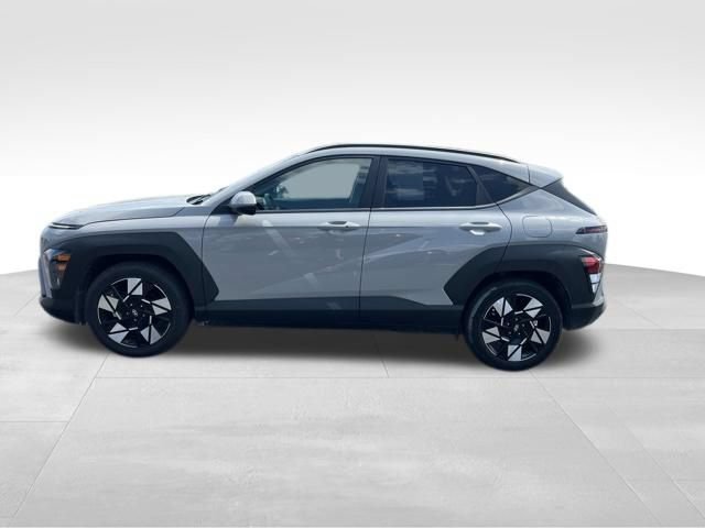 Used 2025 Hyundai Kona SEL FWD image 4
