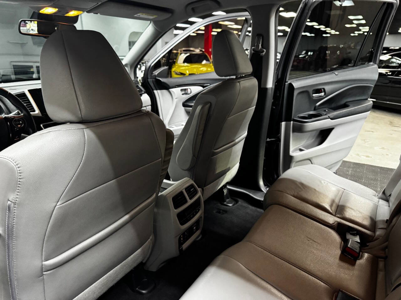 Used 2017 Honda Pilot Touring image 39