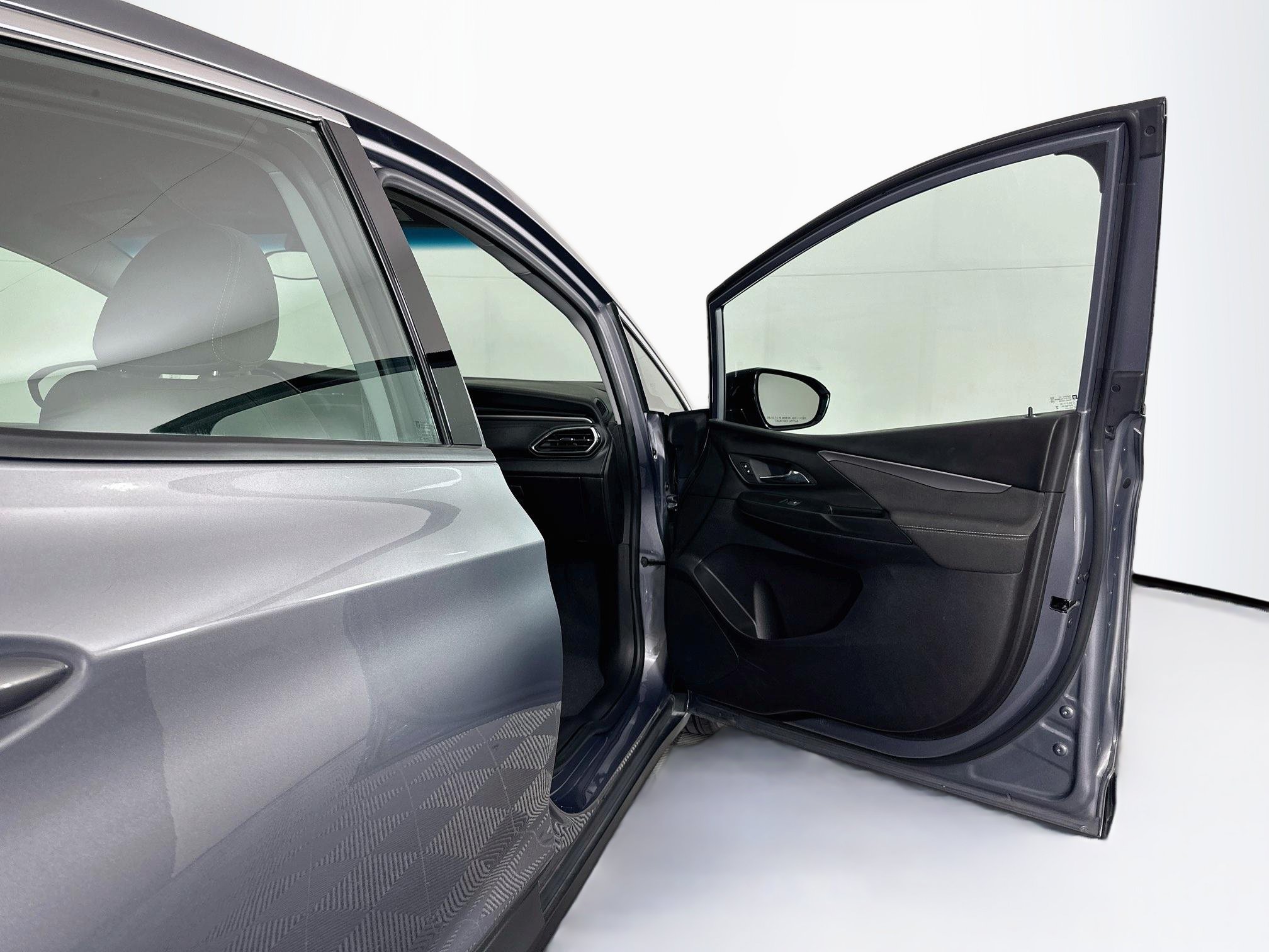 Used 2023 Chevrolet Bolt LT FWD image 29