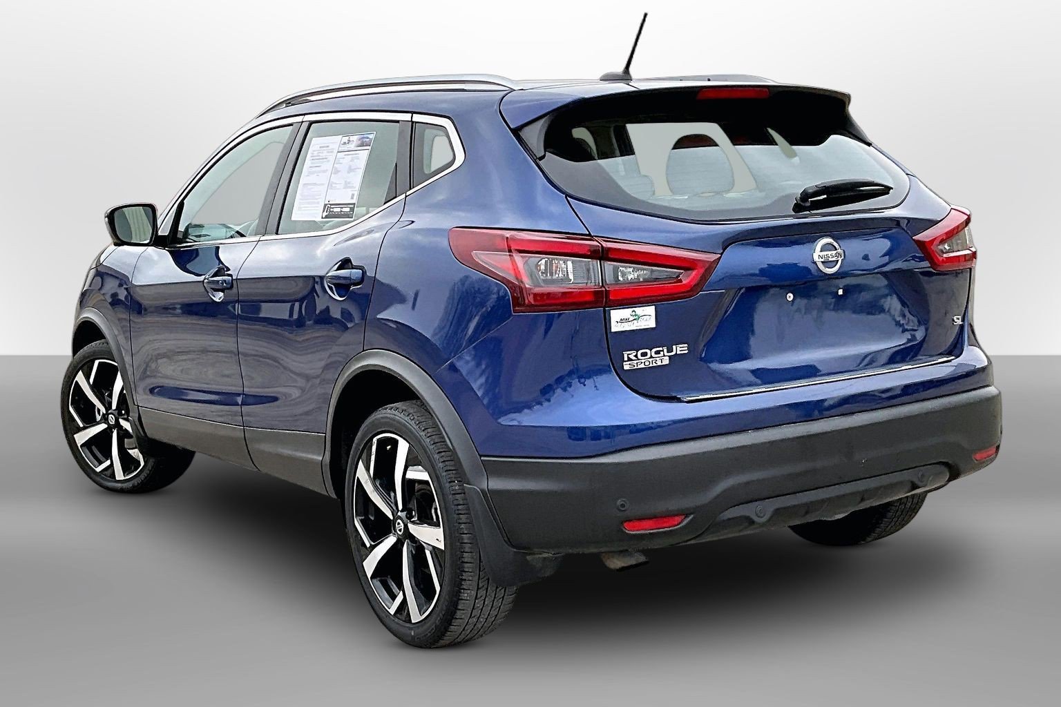 Used 2022 Nissan Rogue Sport SL w/ Premium Package image 10