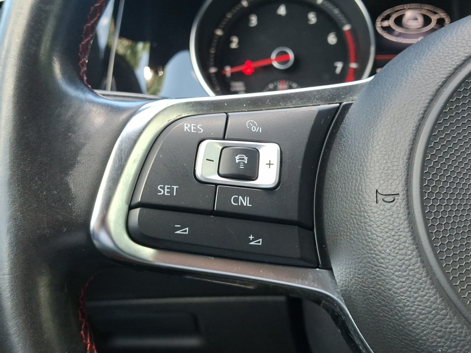 Used 2018 Volkswagen GTI Autobahn FWD image 24