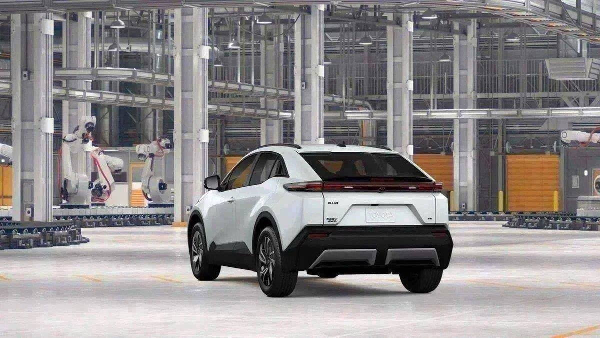 New 2026 Toyota C-HR AWD/4WD image 7